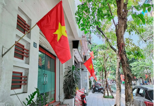 Hà Nội thông báo về việc treo cờ Tổ quốc