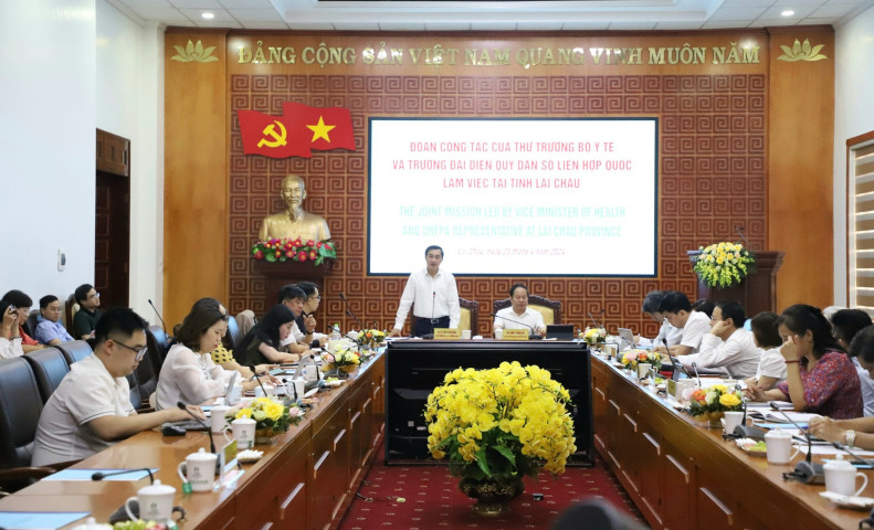 Đại diện Bộ Y tế làm việc với UBND tỉnh Lai Châu về công tác bảo vệ, chăm sóc sức khỏe Nhân dân trên địa bàn