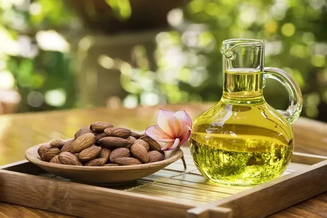 11 lợi ích của dầu hạnh nhân ngọt