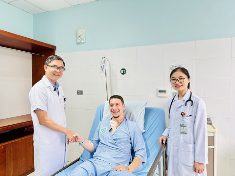 Thanh Hoá: Cấp cứu 1 bệnh nhân người nước ngoài bị tai nạn giao thông