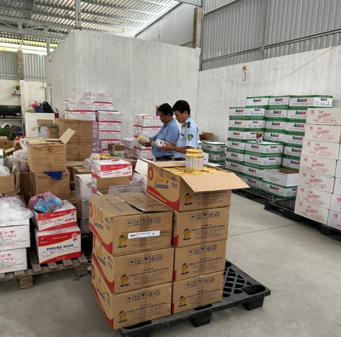 Tiền Giang: 1 công ty bị xử phạt hơn 100 triệu đồng do buôn bán thực phẩm giả và không có bản tự công bố sản phẩm