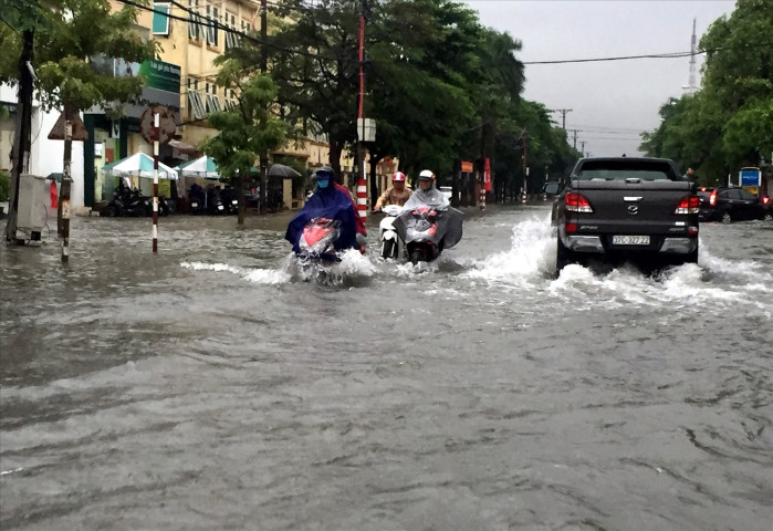 Các tỉnh miền núi phía Bắc ứng phó với mưa dông, mưa lớn kèm lốc, sét, mưa đá và gió giật mạnh