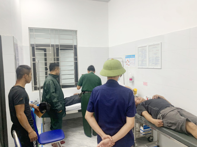 Quảng Ninh: Cứu hộ thành công 4 ngư dân trên xuồng cao tốc bị cháy