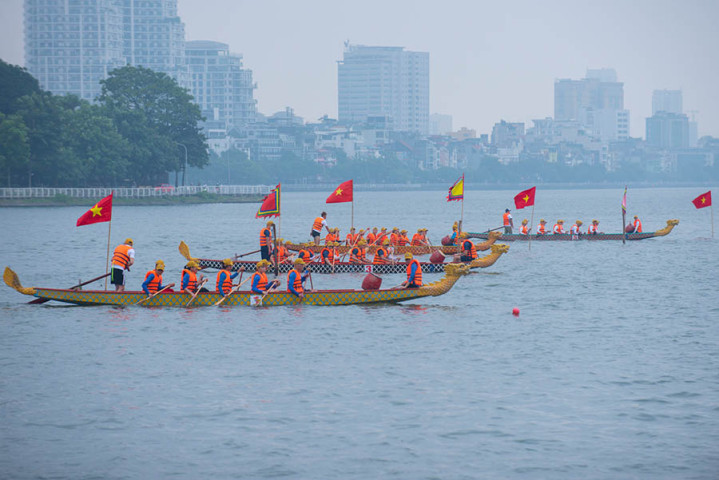 Hà Nội tổ chức Giải bơi chải thuyền rồng Hà Nội mở rộng năm 2024 chào mừng Kỷ niệm 70 năm Giải phóng Thủ đô