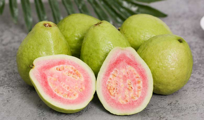 Lợi ích của ổi hồng với người có đường huyết và axit uric cao