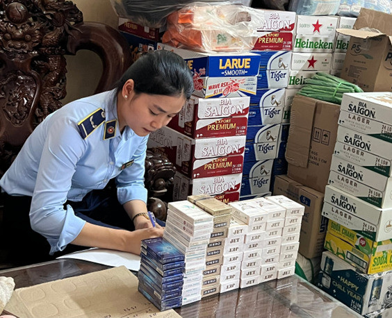 Kon Tum tăng cường kiểm tra, ngăn chặn và xử lý nghiêm hành vi kinh doanh hàng cấm là thuốc lá điếu nhập lậu