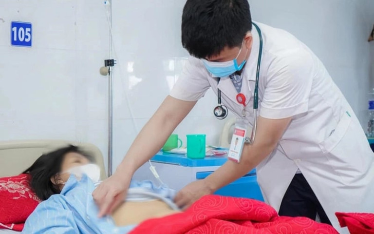 Nghệ An: Điều trị cho 1 bệnh nhân bị suy gan cấp do sử dụng thực phẩm chức năng làm đẹp không rõ nguồn gốc