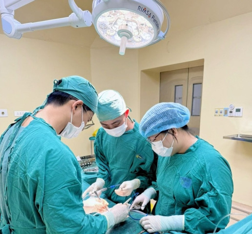 Long An: Bệnh nhân 72 tuổi bị lở loét vùng cùng cụt suốt 1 năm được điều trị thành công
