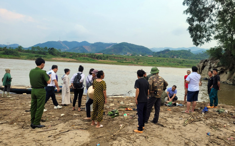 Yên Bái: 1 học sinh tử vong, 1 học sinh mất tích khi đi tắm sông