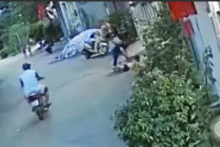 Sơn La: Đình chỉ công tác nữ giáo viên đánh dã man bé gái hàng xóm 8 tuổi