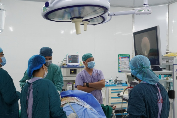 Phú Thọ: Phẫu thuật sỏi ống mật cho bệnh nhân 67 tuổi