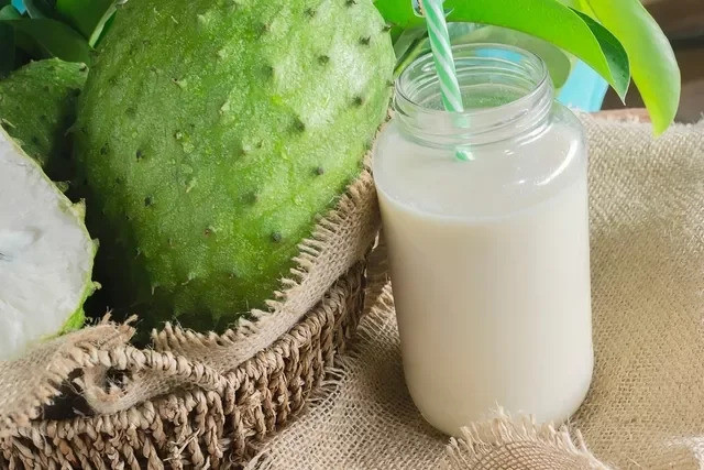 6 lợi ích của nước ép mãng cầu xiêm