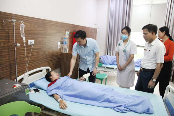 Vĩnh Phúc tiếp tục theo dõi sát sao sức khỏe, cứu chữa kịp thời bệnh nhân nghi ngộ độc thực phẩm