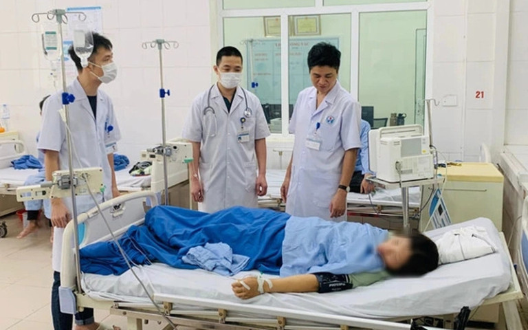 Quảng Ninh: Cấp cứu trường hợp bị sốc phản vệ sau khi bị ong đốt vào cánh tay phải