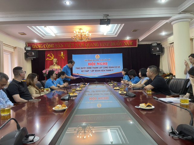 Thành lập Công đoàn cơ sở Tạp chí Sức Khỏe Cộng Đồng và kết nạp đợt “ Đoàn viên tháng 5 -Tháng Công nhân 2024”