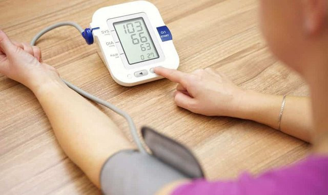 Cách kiểm soát huyết áp hiệu quả tại nhà cho người trên 50 tuổi