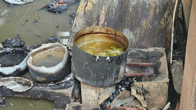 Hà Nội: Kịp thời xử lý đám cháy trên gác xép nhà dân khi đang luộc bánh chưng