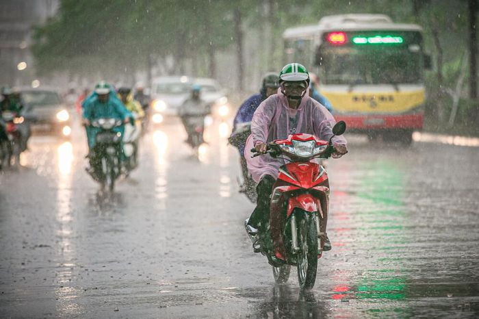 Dự báo thời tiết ngày 25/5: Miền Bắc nhiều mây, có mưa rào và dông rải rác