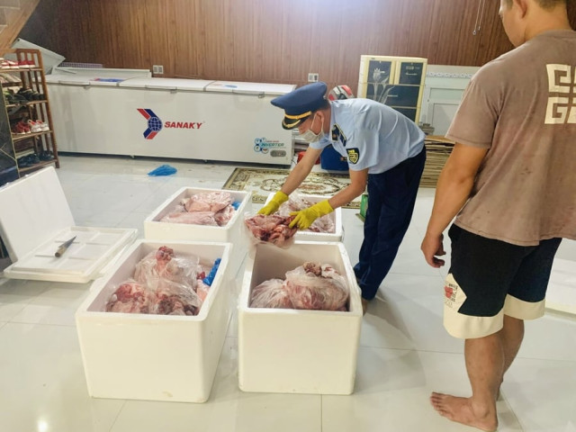 Đắk Lắk phát hiện 1 cơ sở kinh doanh 200 kg thực phẩm không rõ nguồn gốc xuất xứ