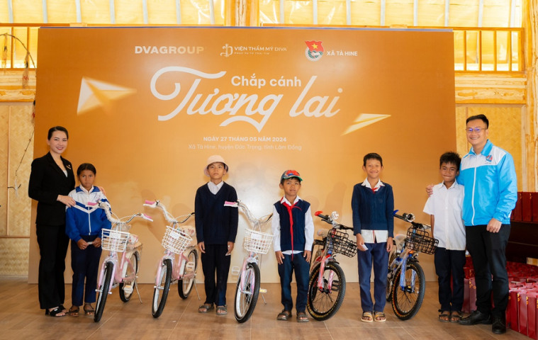DVA GROUP trao tặng quà cho các em nhỏ nhân dịp Ngày Quốc tế thiếu nhi 1/6