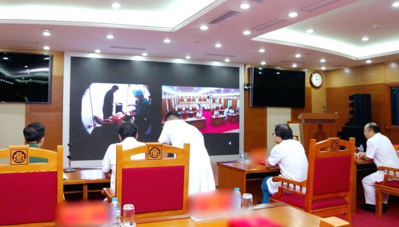 Cấp cứu, phẫu thuật cho một ngư dân bị đứt hoàn toàn cánh tay phải khi lao động tại Bệnh xá đảo Song Tử Tây