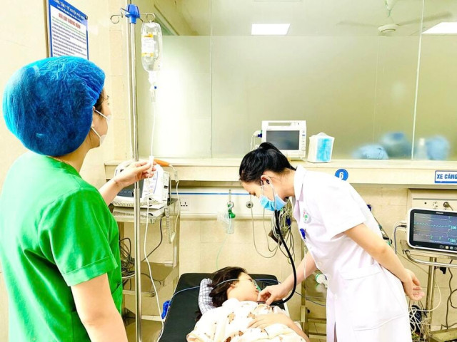 Phú Thọ: Cấp cứu bé gái 10 tuổi bị điện giật từ dây sạc điện thoại