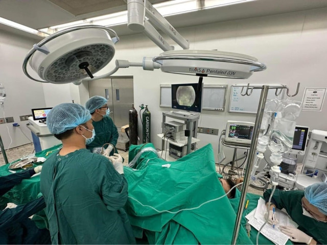 Hà Nội: Nam bệnh nhân bị vàng da tăng cao do uống thuốc nam không rõ nguồn gốc để điều trị sỏi thận