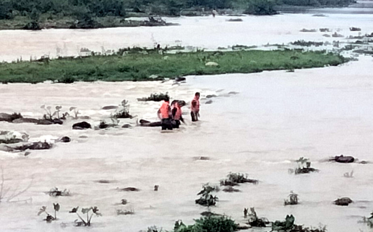Yên Bái: Một nam sinh đi đá bóng bị đuối nước mất tích