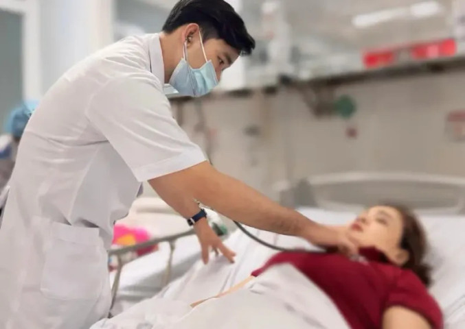 Quảng Nam điều trị thành công cho 1 bệnh nhân nữ nhập viện vì mệt, khó thở sau khi bị ong vò vẽ đốt