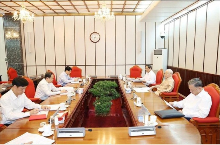 Tổng Bí thư Nguyễn Phú Trọng chủ trì cuộc họp lãnh đạo chủ chốt