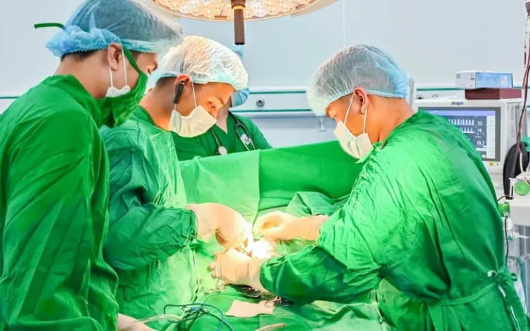 Hải Phòng: Cứu sống một bệnh nhi mất máu nặng do vỡ dị dạng mạch máu ruột non
