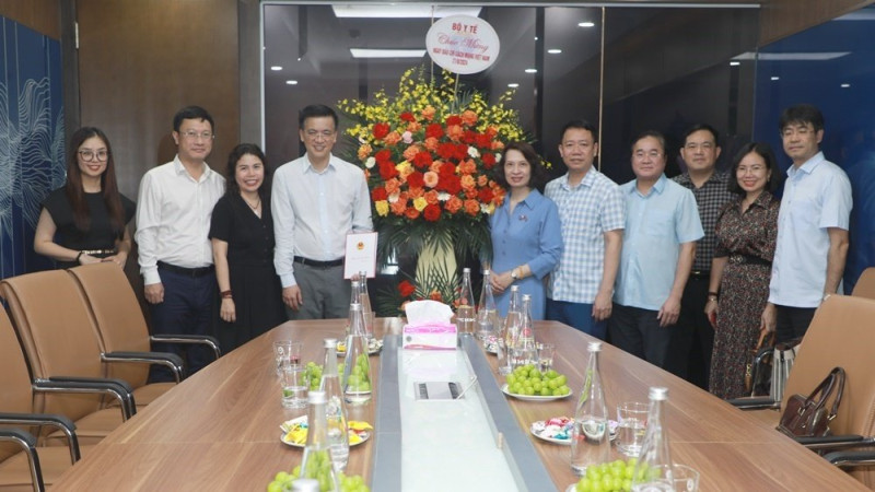 Đại diện Bộ Y tế chúc mừng các cơ quan thông tấn, báo chí nhân Kỷ niệm 99 năm Ngày Báo chí Cách mạng Việt Nam 21/6