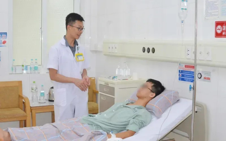 Quảng Ninh: Phẫu thuật cấp cứu thủng tạng rỗng cho 2 bệnh nhân dưới 18 tuổi bị viêm phúc mạc do thủng ổ loét dạ dày, hành tá tràng