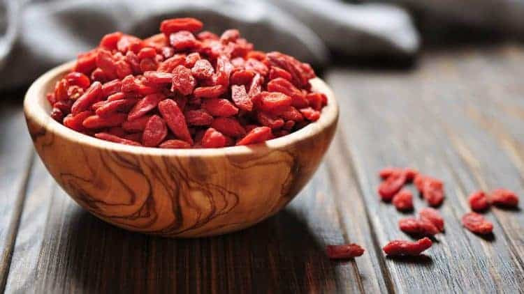 Bài thuốc giúp giảm cận thị, hói đầu và rụng tóc từng mảng từ kỷ tử