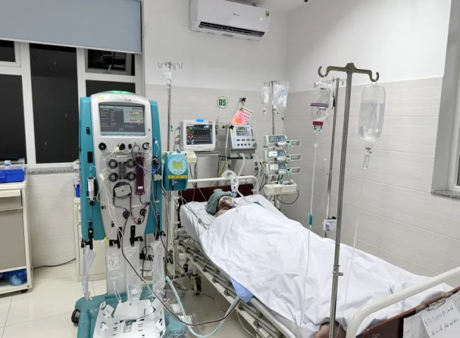 Điều trị thành công cho nam bệnh nhân 36 tuổi bị sốt mò biến chứng suy đa tạng
