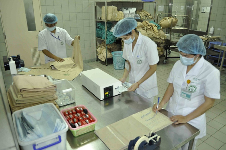 Hà Nội kiểm tra, giám sát thực hiện quy chế chuyên môn công tác kiểm soát nhiễm khuẩn năm 2024