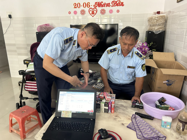 Ninh Thuận liên tiếp phát hiện, xử lý các cơ sở kinh doanh thuốc lá điện tử và phụ kiện nhập lậu qua mạng xã hội