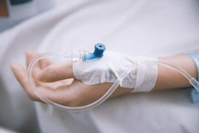 Lào Cai: Một trường hợp tử vong sau khi truyền dịch tại nhà