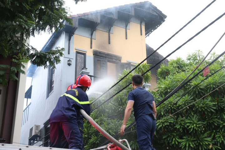 Đà Nẵng: Xảy ra cháy lớn tại một căn nhà trên đường biển Nguyễn Tất Thành
