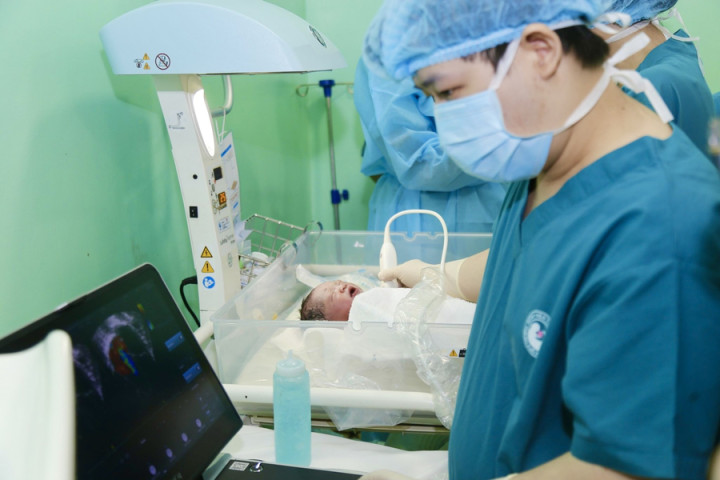 TP. Hồ Chí Minh: Thêm một em bé bị dị tật tim bẩm sinh nặng được cứu sống