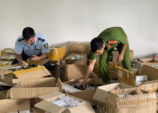 Hải Phòng  phát hiện và tạm giữ hơn 2.000 sản phẩm mỹ phẩm các loại có dấu hiệu nhập lậu