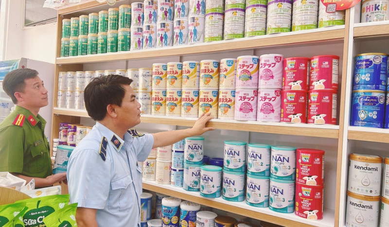 Hà Nam kiểm tra và xử phạt 2 hộ kinh doanh sản phẩm dành cho mẹ và bé