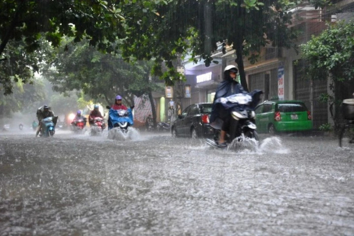 Dự báo thời tiết ngày 19/7: Khu vực Bắc Bộ, Bắc Trung Bộ có mưa rào và dông