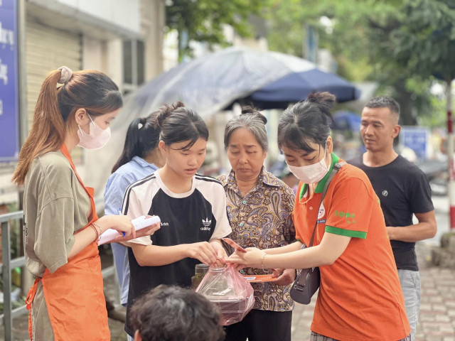 Hà Nội: Nhân đôi yêu thương từ những suất cơm 5.000 đồng dành cho những hoàn cảnh khó khăn