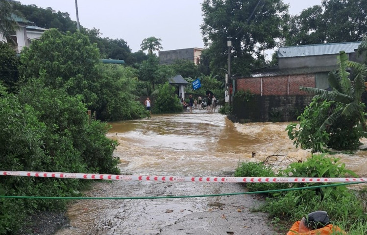 Hà Nội: Một người dân bị nước cuốn tử vong ở huyện Quốc Oai