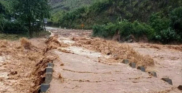 Tập trung biện pháp giảm thiểu thiệt hại về người và chủ động ứng phó mưa lũ, sạt lở đất