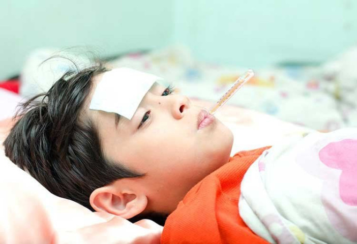 Bài thuốc hạ sốt nhanh cho trẻ em