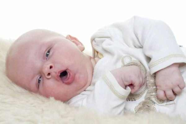 Điều trị cho bé trai 1 tháng tuổi mắc ho gà