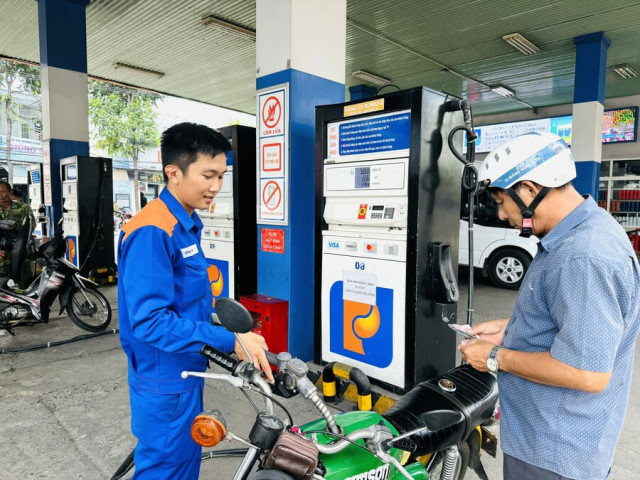 Giá xăng giảm 900 đồng/lít từ 15h chiều hôm nay ngày 8/8