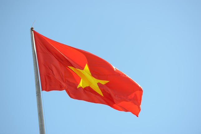 Thông báo treo cờ Tổ quốc